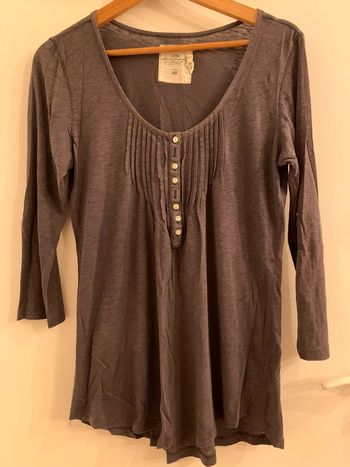 Tee-shirt femme H&M Tisssu gris souple Encolure arrondie avec plis piqués