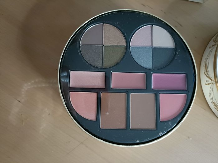 LOT DE 4 PALETTES TOO FACED A PETIT PRIX - photo numéro 6