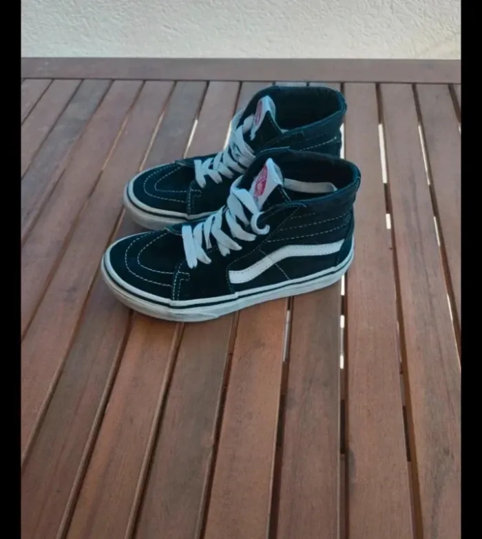 Baskets vans montantes pointure 31 a lacets