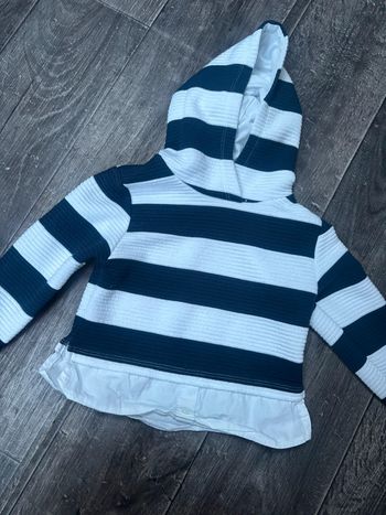 Pull à capuche bébé 3 ans