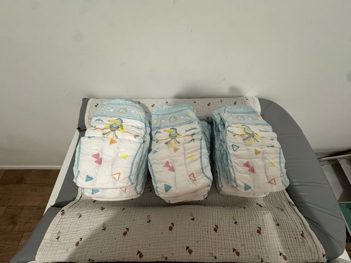 Couches Pampers taille 6 - photo numéro 2