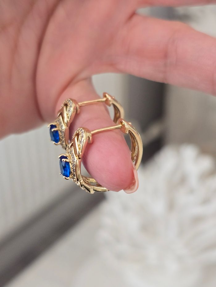 Créoles dorées avec strass bleu - photo numéro 5