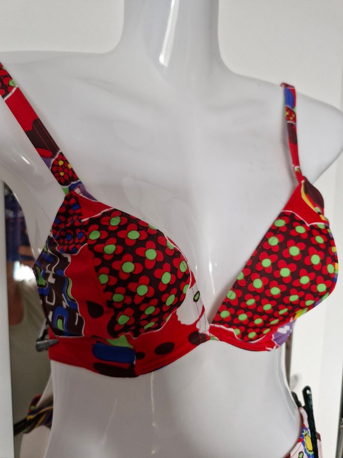 Joli bikini a armatures rouge effet patchwork - photo numéro 2