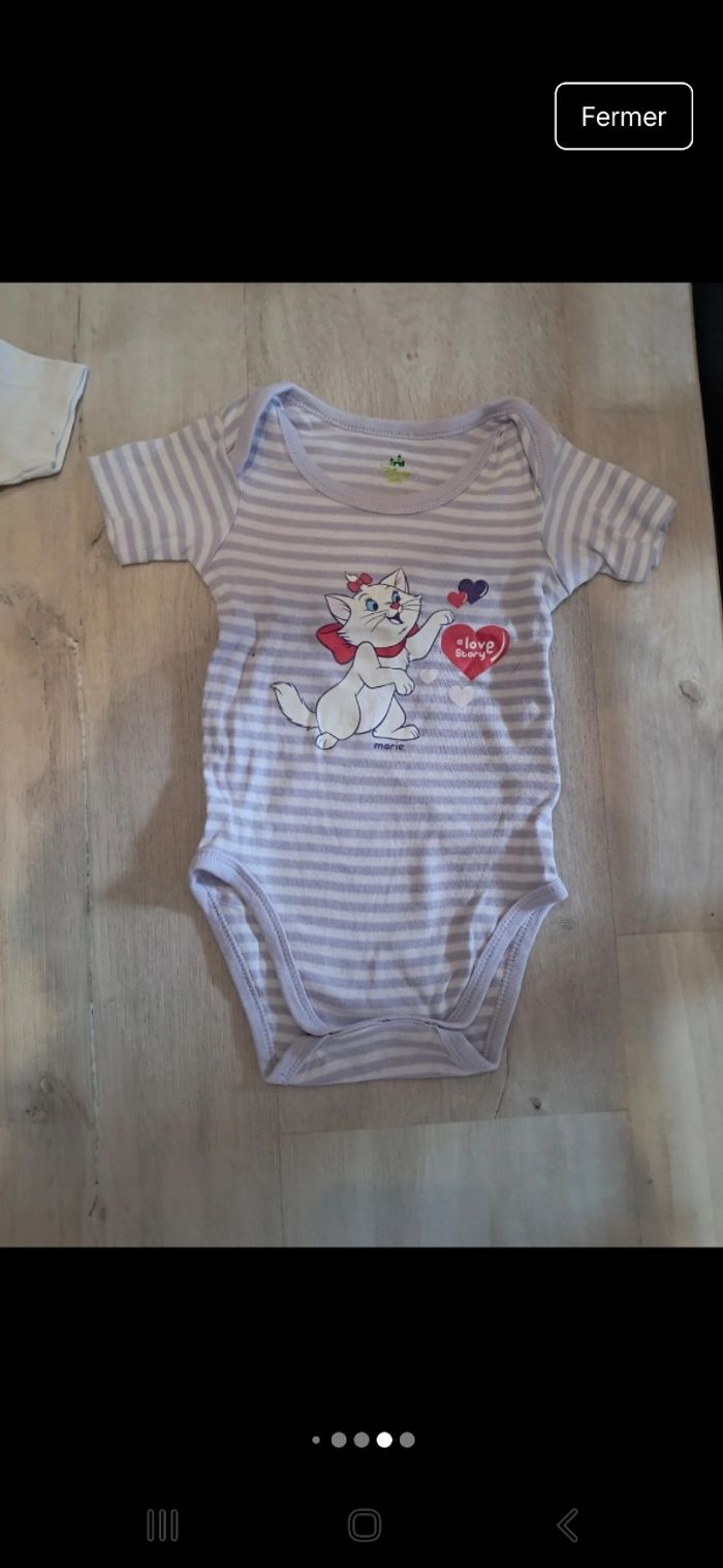 Lot de pyjamas et bodies fille 6mois - photo numéro 7