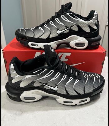 Tn noir et grise taille 43