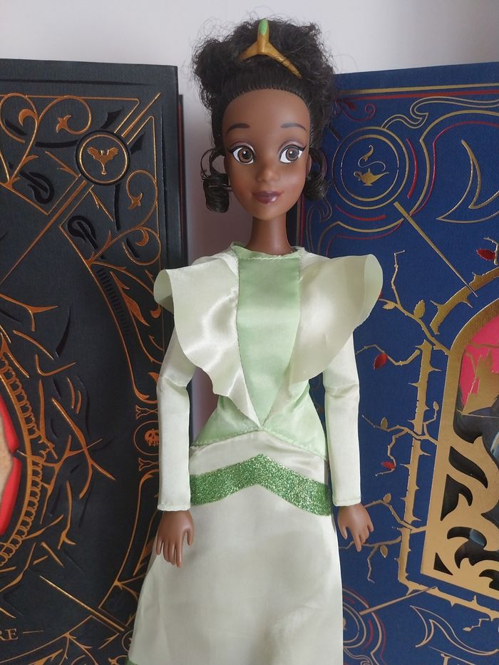 Poupée Tiana Robe Verte Restaurant de Tiana Playset Disney - photo numéro 3