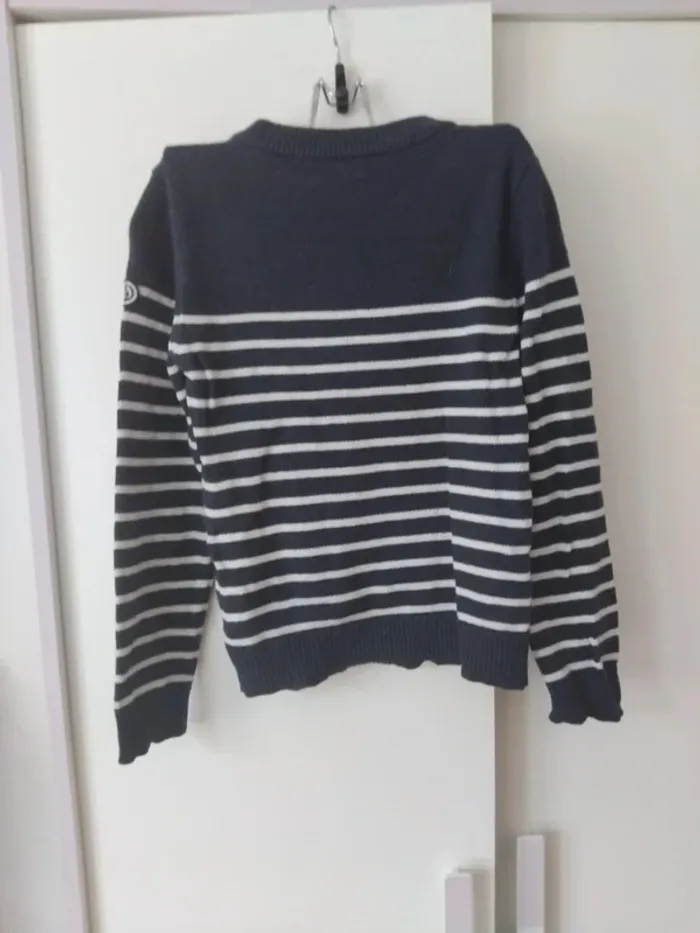 Marinière Petit bateau ornée  de 3boutons métal argenté sur l'épaule t10ans - photo numéro 6
