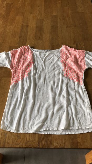 Tshirt en crêpe blanc avec motif orange