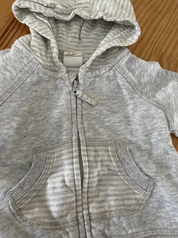 Ensemble jogging 3 mois - photo numéro 2