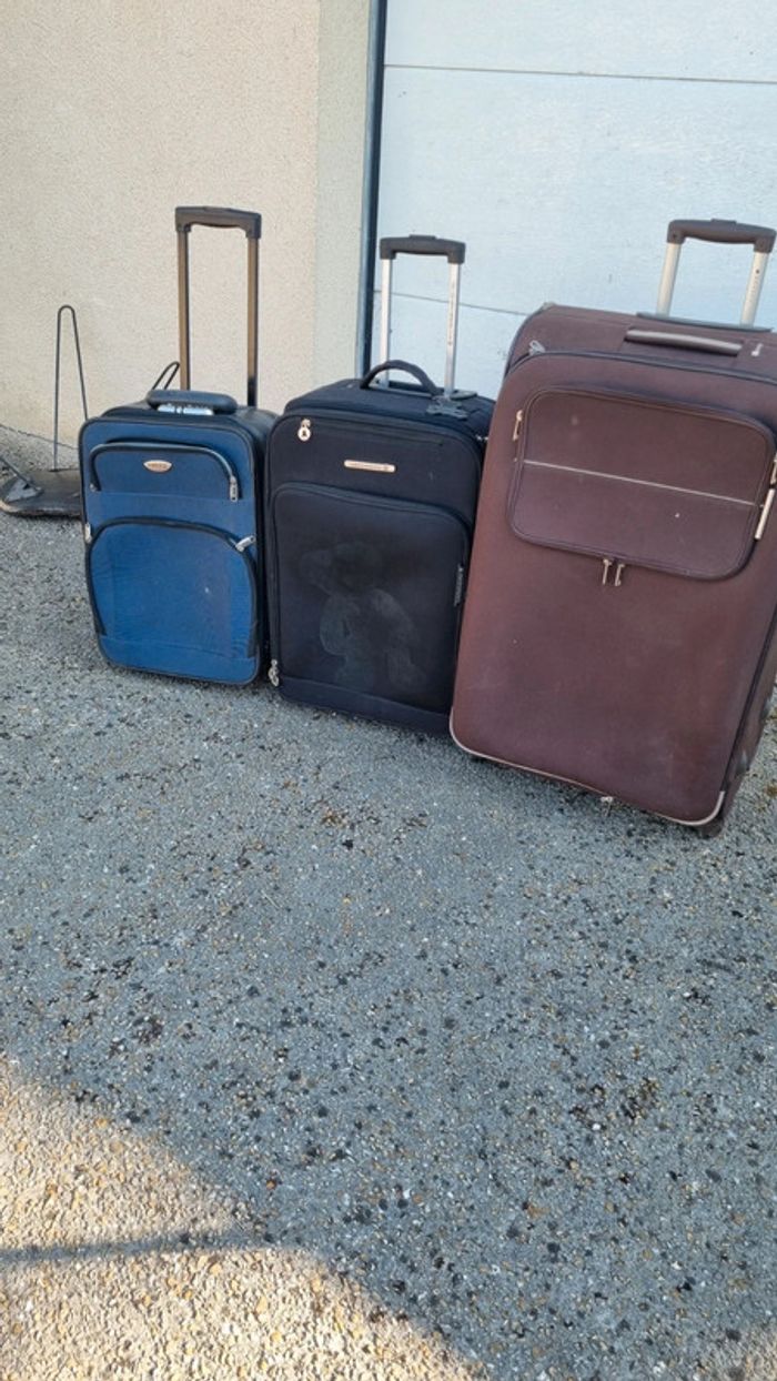 Valise à roulettes bleu à code sécurité et soufflet en plus - photo numéro 7