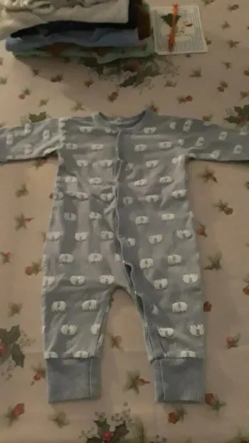 pyjama très bon état taille 62 : 3 mois