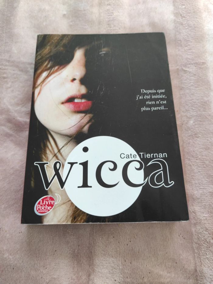 Livre poche wicca