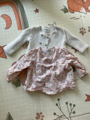 Lot gilet + blouse bébé fille