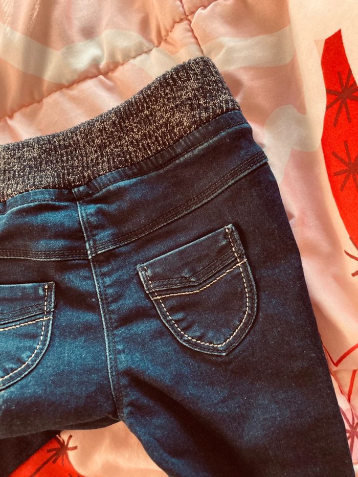 Jeans tape à l’œil 18 mois avec ceinture pailletée en or - photo numéro 4