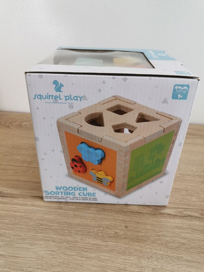 Cube d'activité en bois neuf jamais ouvert - photo numéro 3