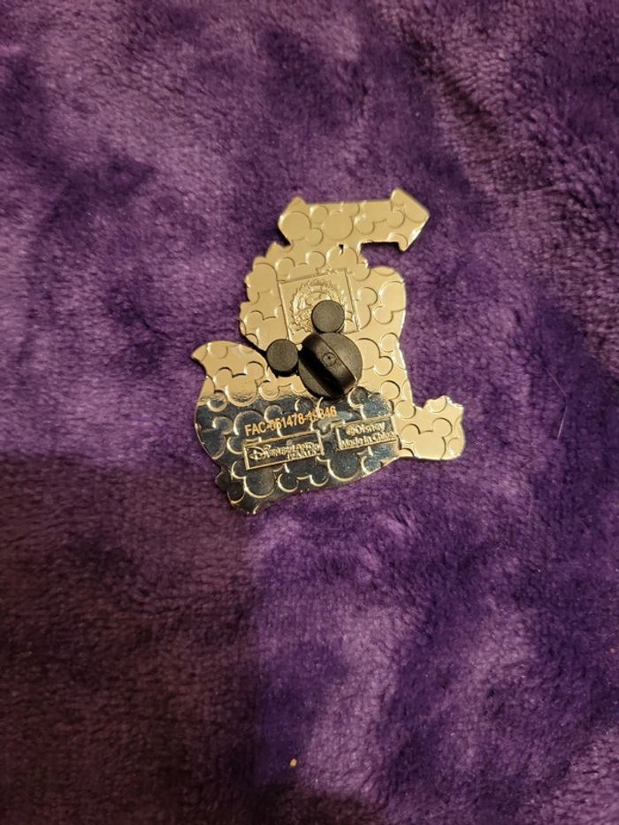 Pins broche chat alice aux pays des merveilles - photo numéro 2