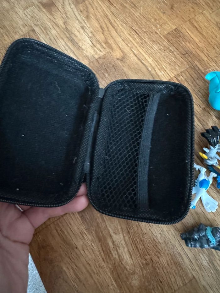 Lot figurines Pokémon avec sa pochette - photo numéro 6