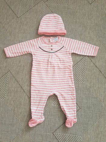 Très joli ensemble bonnet pyjama 9 mois