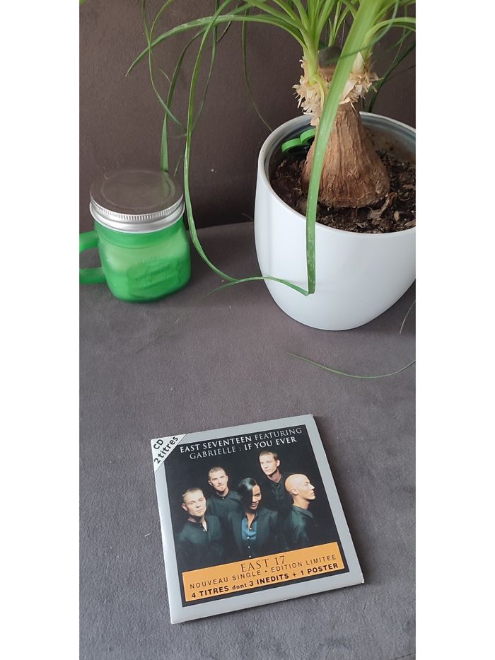 CD 2 Titres East 17 4 titres + poster