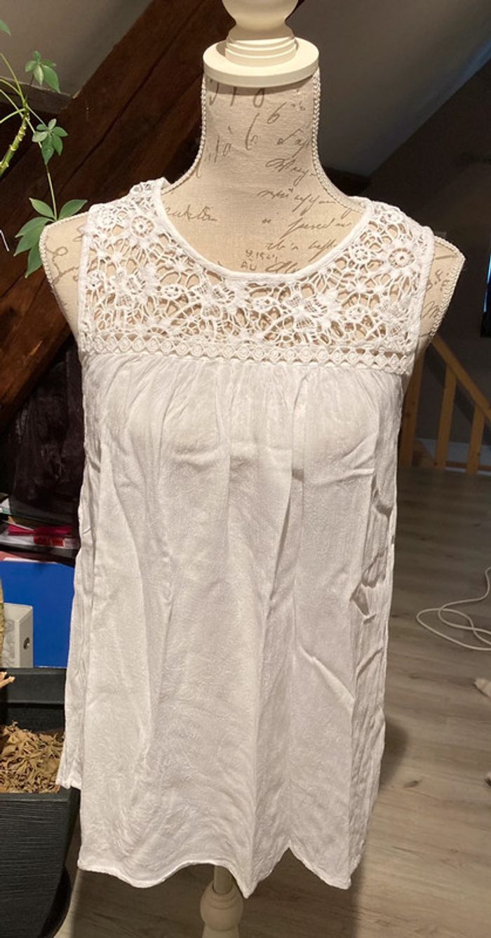 Débardeur broderie blanc