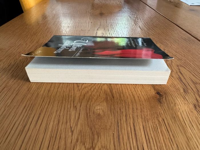 Livre Ultime Confidence – Roman en français – Très bon état - photo numéro 3