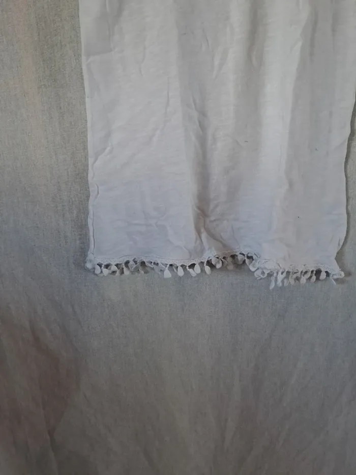 Débardeur blanc avec pompons - photo numéro 2