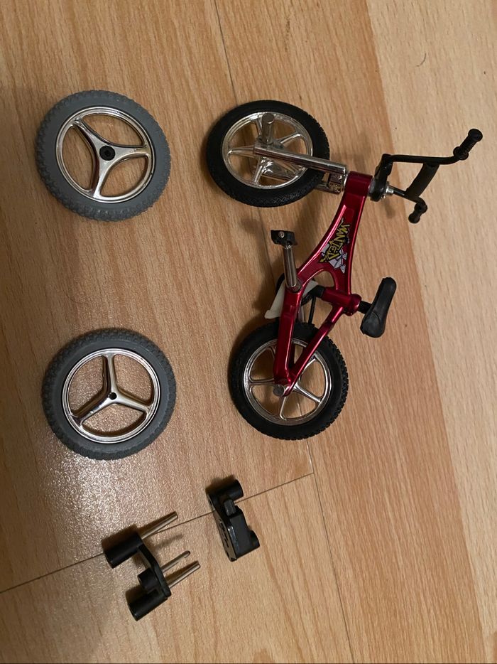 Vélo miniature skate parc et skates - photo numéro 5
