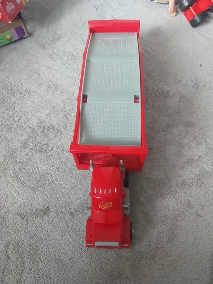 Camion porte voiture mac flash mcqueen disney - photo numéro 2