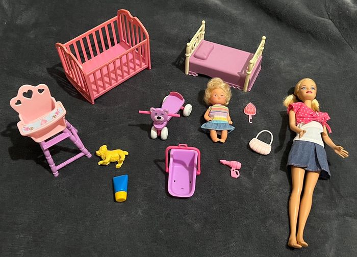 Poupée barbie bébé et accessoires bon état - photo numéro 2
