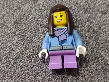 Figurine Lego fille haut bleu - vrai Lego