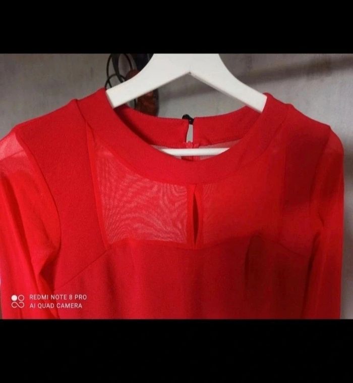Robe courte rouge manches transparentes - photo numéro 3