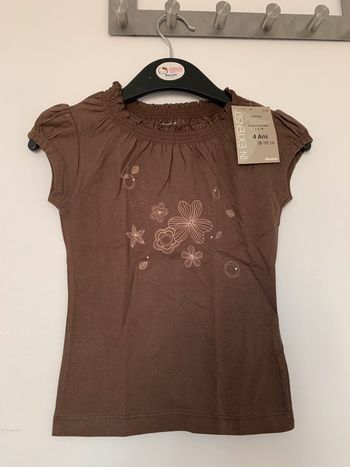 T-shirt marron 4 ans neuf