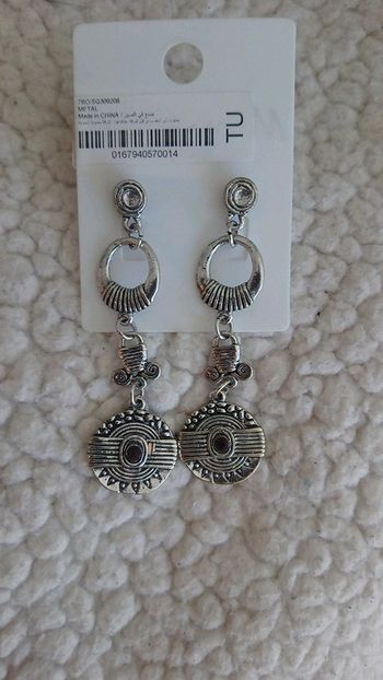 Boucle d oreille neuve