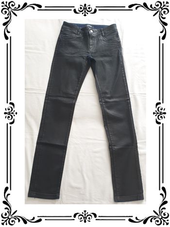 Pantalon taille 36.