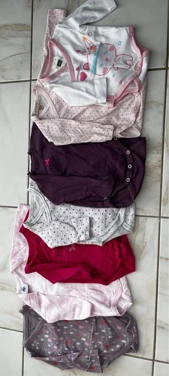Lot de 7 bodies fille