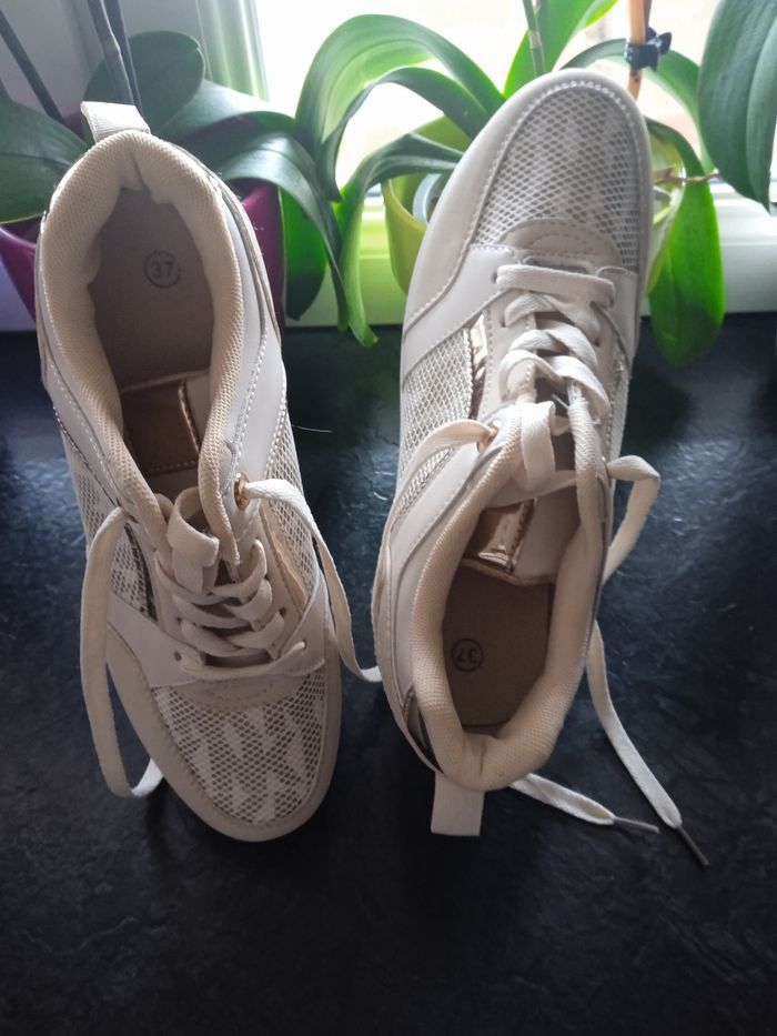 Chaussures beige fille taille 37