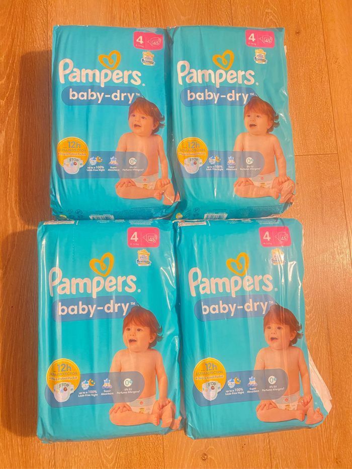 Couche Pampers taille 4