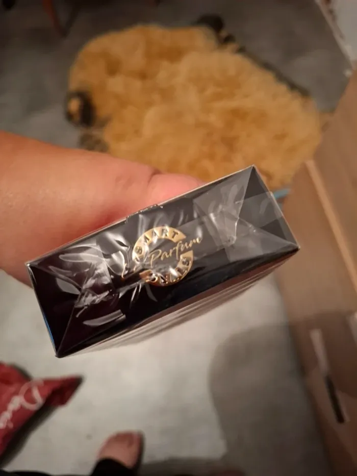 Magnifique eau de parfun neuf femme 100ml - photo numéro 3
