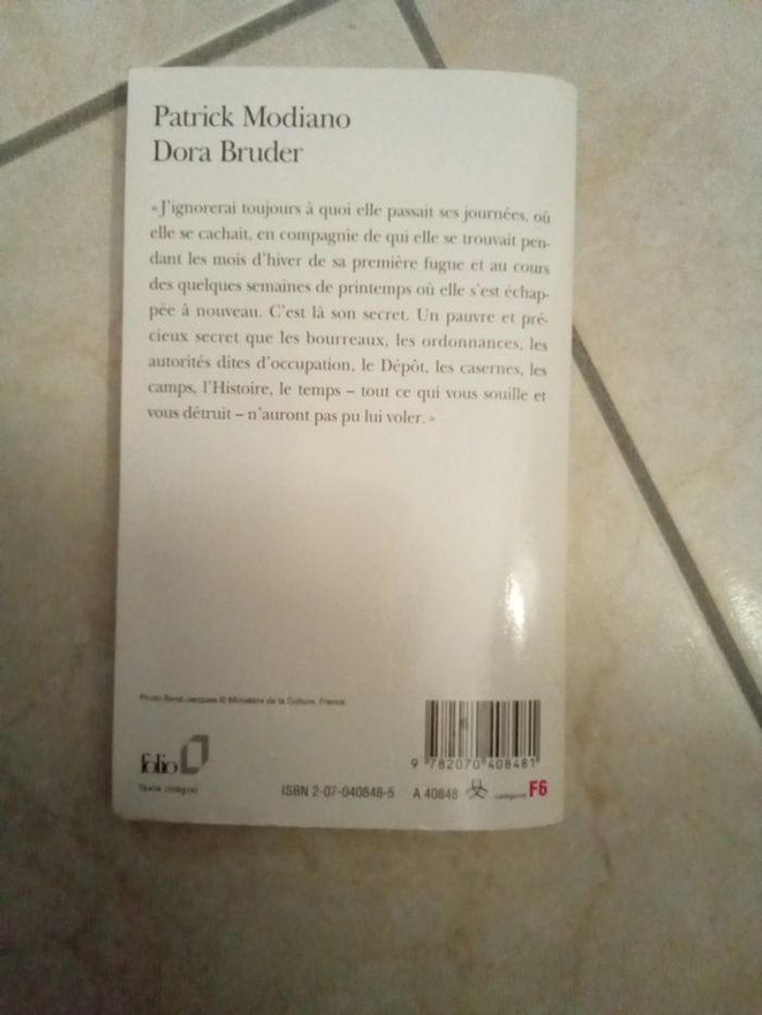Livre Dora Bruder - photo numéro 2