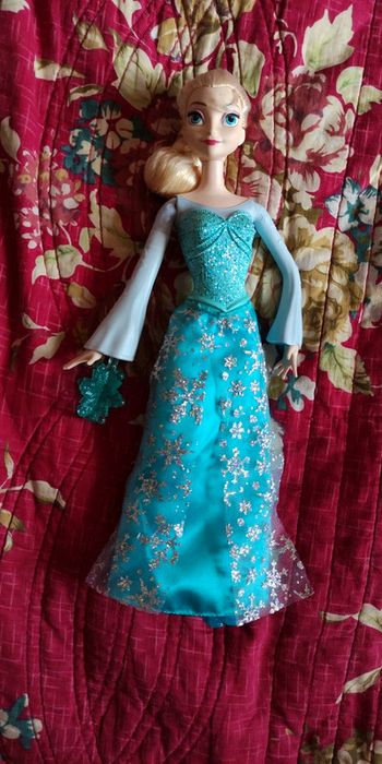 Poupée Elsa reine des neiges