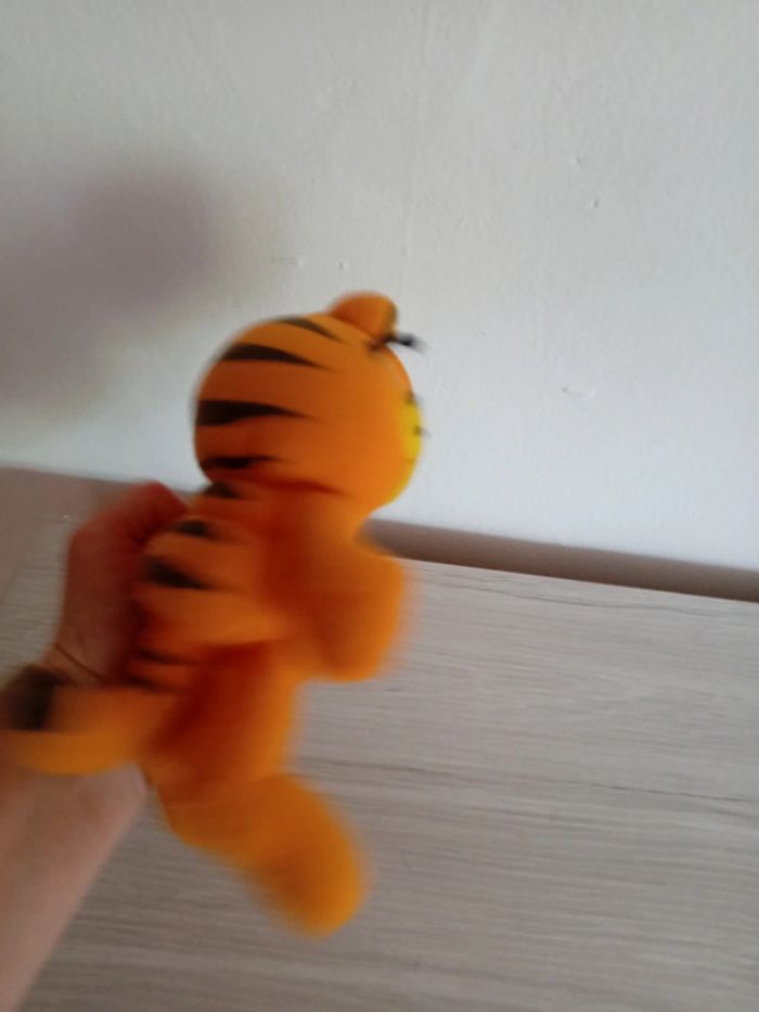 Jolie peluche Garfield - photo numéro 5