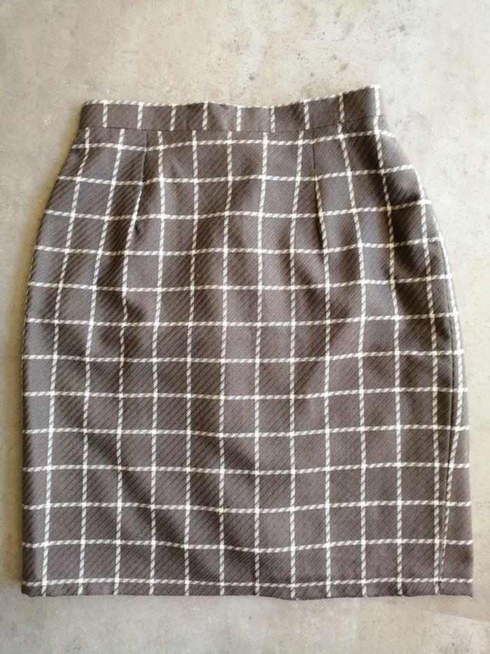 Tailleur jupe et veste blanc cassé et taupe Taille 36/38 Fait par une couturière - photo numéro 3