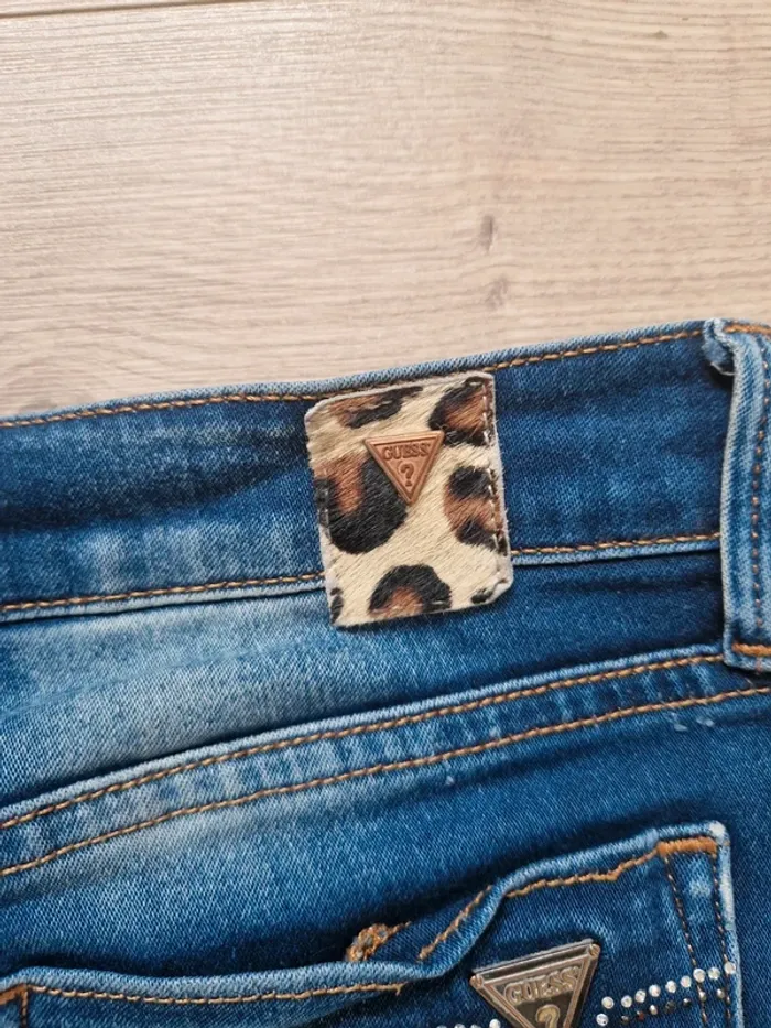 Jean 7/8 Guess taille FR 38 / US 28 - photo numéro 7