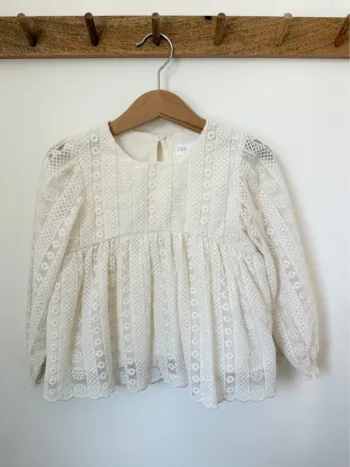 Blouse romantique écrue Zara
