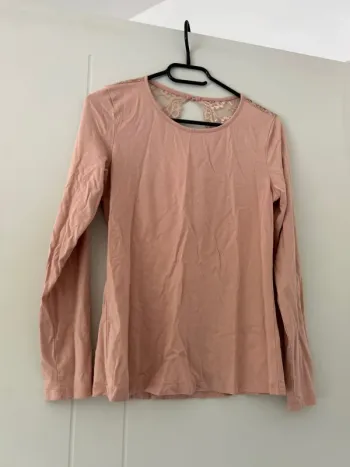 Pull très fin taille M
