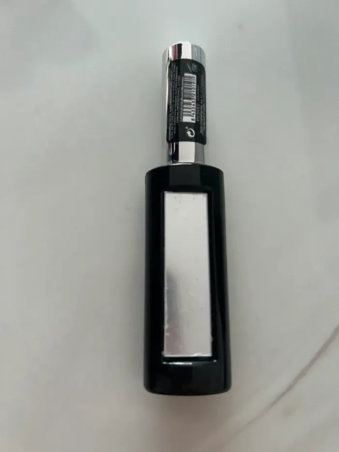 Mascara noir waterproof neuf Leticia well - photo numéro 2