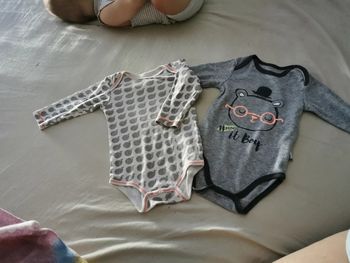 Lot 2 bodies 9 mois dessins