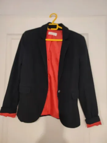 Blazer noir et rouge