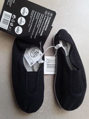 Chaussons de gymnastique / rythmiques noirs en 25 NEUFS