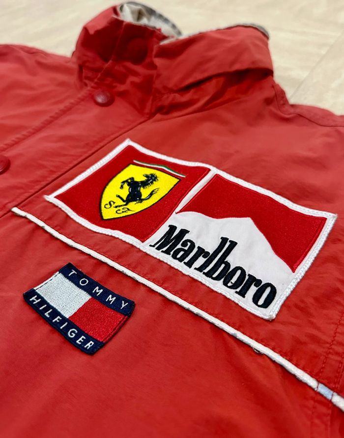 Veste Ferrari x Tommy x Marlboro - photo numéro 13